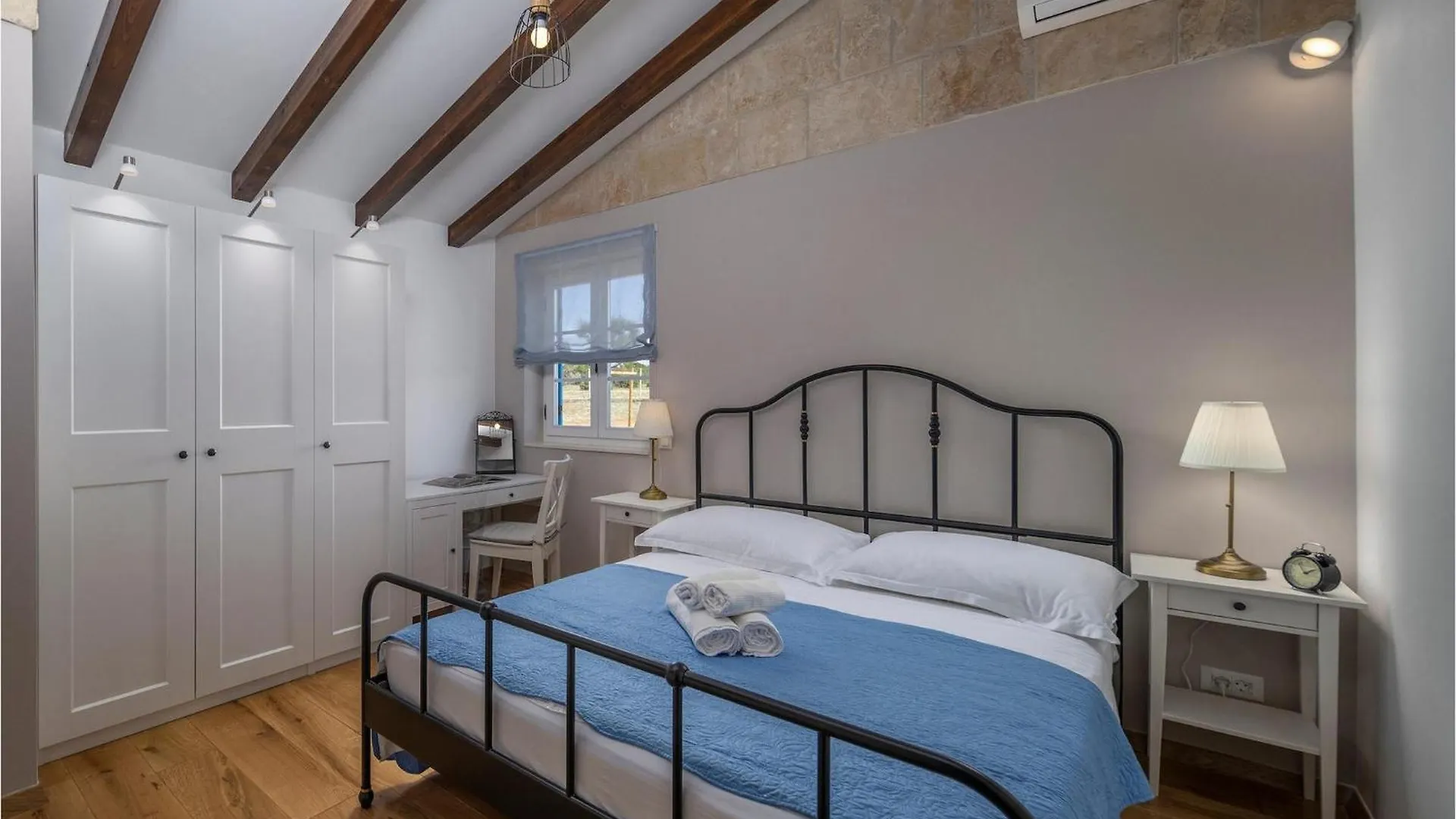 Charming Villa Viliska With Heated Pool Sveti Filip i Jakov 0*,  Chorvatsko