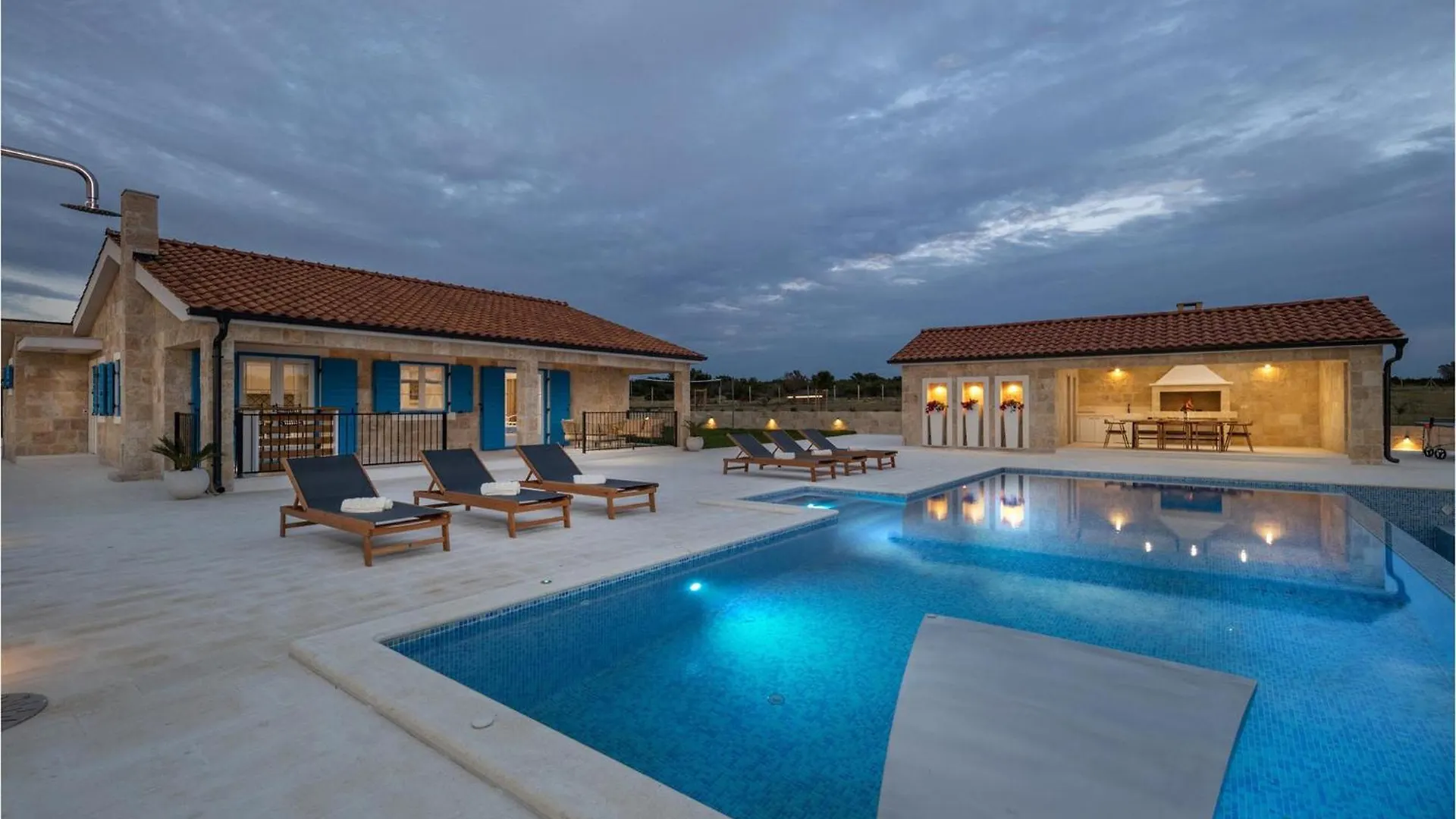 Charming Villa Viliska With Heated Pool Sveti Filip i Jakov Croatia