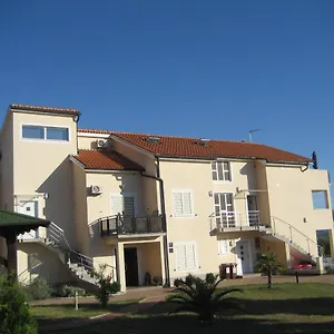 „drei Palmen“ Apartmán